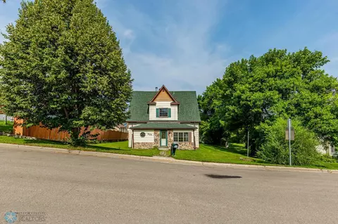 428 4th Ave, Enderlin, ND 58027