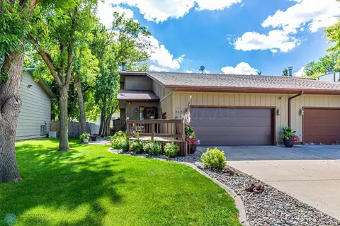 2427 18 St S, Fargo, ND 58103