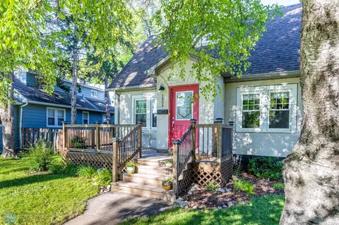 1354 8 St N, Fargo, ND 58102