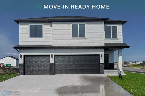 6811 14th St S, Fargo, ND 58104