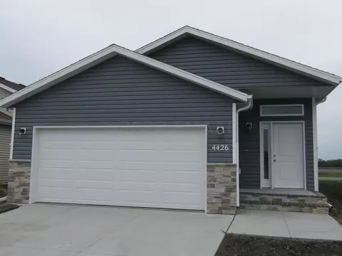 4426 19 St S, Moorhead, MN 56560
