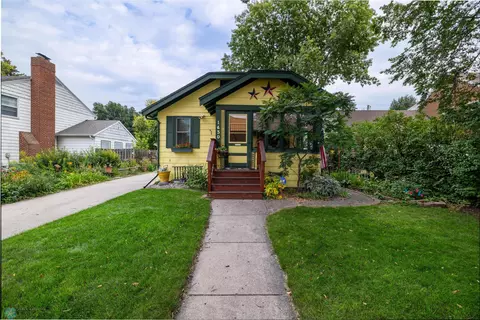 1430 6 St S, Fargo, ND 58103