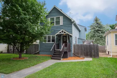 708 11 St S, Fargo, ND 58103