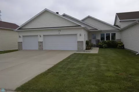 1904 Burlington Dr # 8, West Fargo, ND 58078