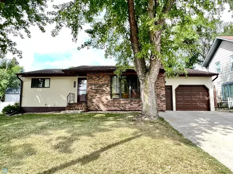 343 9th Ave NW, Valley City, ND 58072
