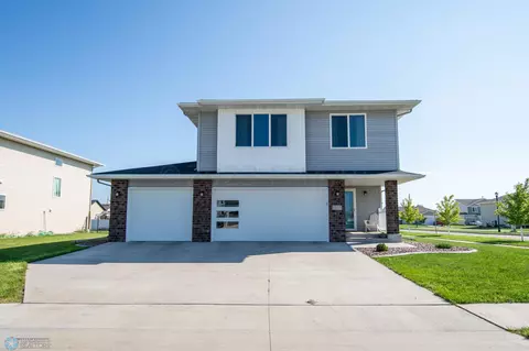 1137 29 Ave W, West Fargo, ND 58078
