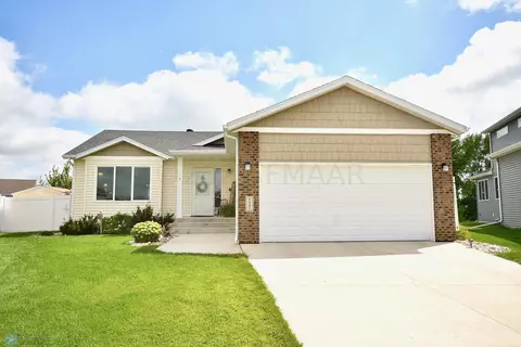 6680 Deer Creek Pkwy S, Fargo, ND 58104