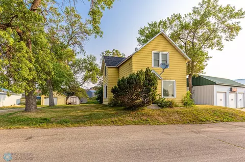 613 Valley St, Hawley, MN 56549