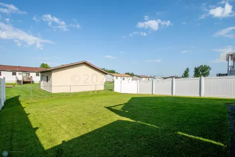 301 5 St E, Horace, ND 58047 photo 47