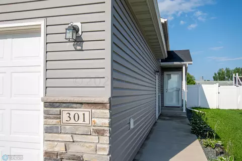 301 5 St E, Horace, ND 58047 photo 4