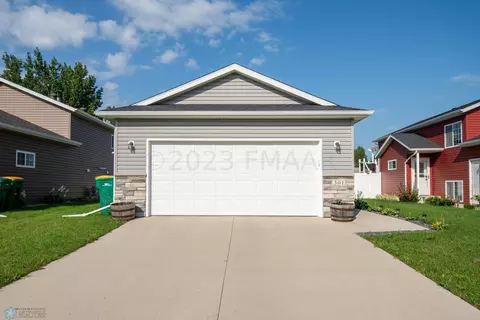 301 5 St E, Horace, ND 58047 photo 2