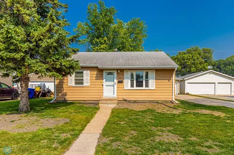 421 20 Ave N, Fargo, ND 58102