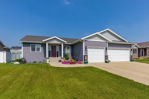 2315 Harbor Ln W, West Fargo, ND 58078