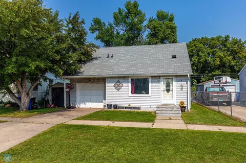 209 2 Ave SW, Dilworth, MN 56529