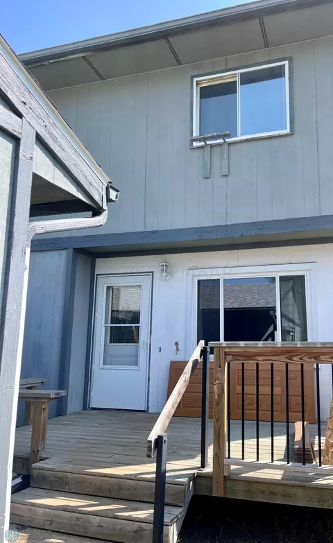 210 5 St NW, West Fargo, ND 58078