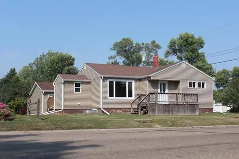 402 Arnold Ave, Portland, ND 58274