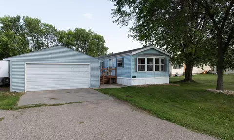 419 3rd Ave, Mapleton, ND 58059