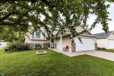 833 50 St S, Fargo, ND 58103 photo 3