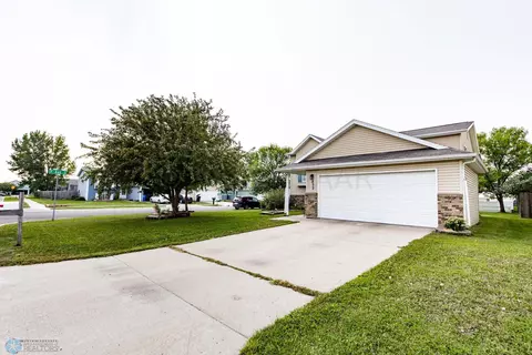 833 50 St S, Fargo, ND 58103 photo 5