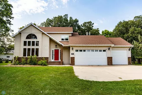6501 3rd St N, Moorhead, MN 56560