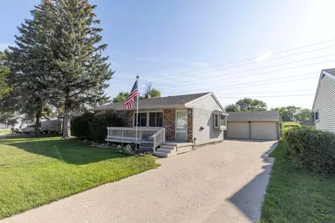 507 3 St Ct E, West Fargo, ND 58078
