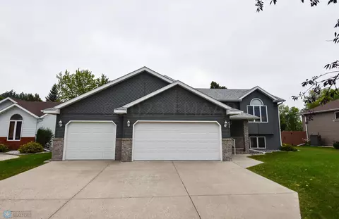 609 10th St E, West Fargo, ND 58078