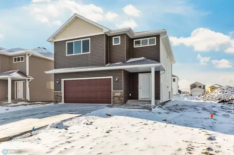 2518 Fulton Loop S, Fargo, ND 58104