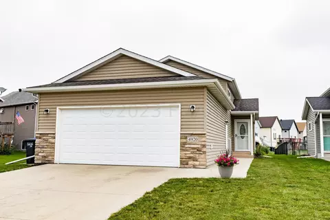 4920 55 St S, Fargo, ND 58104