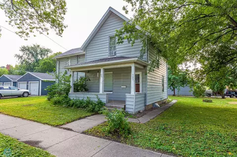 903 7th Ave S, Moorhead, MN 56560