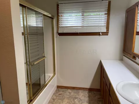112 6th Ave E, Lisbon, ND 58054 photo 12