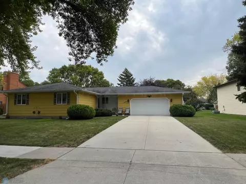 1808 19 St S, Fargo, ND 58103