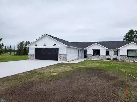 860 Lake Forest Cir, Detroit Lakes, MN 56501