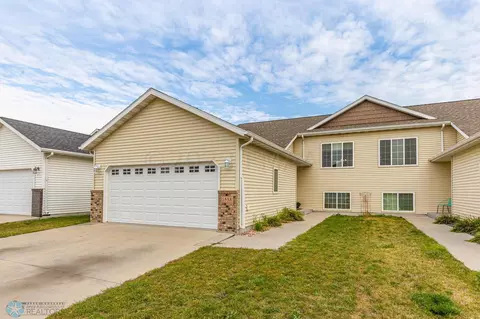 1558 35th Ave S, Moorhead, MN 56560