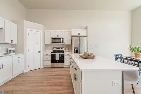 6702 68th St S, Horace, ND 58047 photo 9