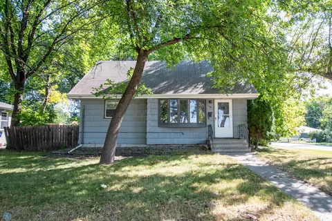1118 11th St S, Moorhead, MN 56560