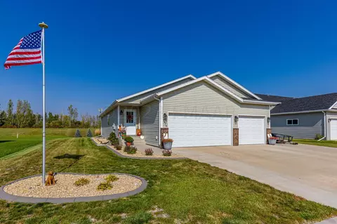 1416 Goldenwood Dr, West Fargo, ND 58078