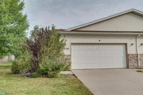 1538 Suntree Dr, West Fargo, ND 58078