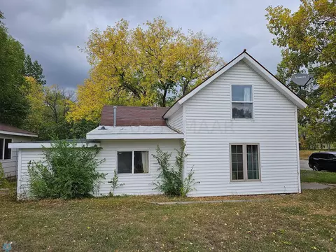 122 Oak Grove Ave, Detroit Lakes, MN 56501