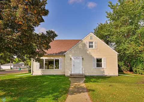 131 7th Ave SE, Mayville, ND 58257
