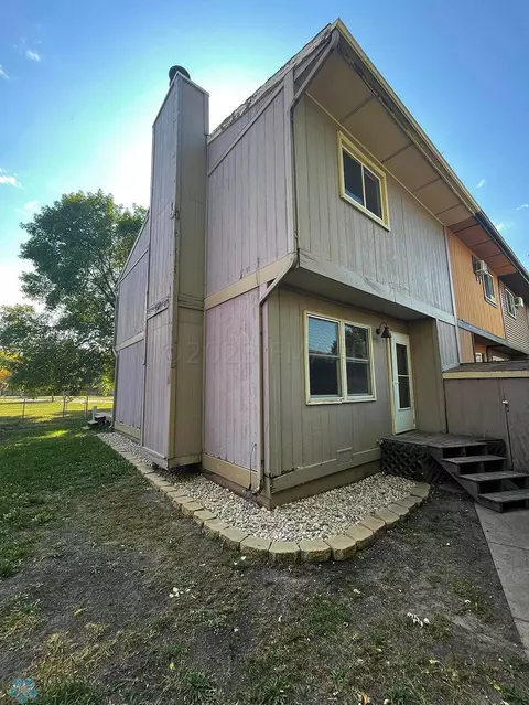 2115 2 Ave E, West Fargo, ND 58078