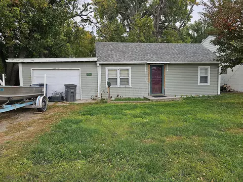 1716 4th Ave N, Moorhead, MN 56560