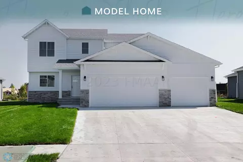 10218 Burgundy Dr, Horace, ND 58047