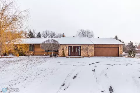 1836 8th St S, Moorhead, MN 56560