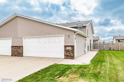5204 49 Ave S, Fargo, ND 58104