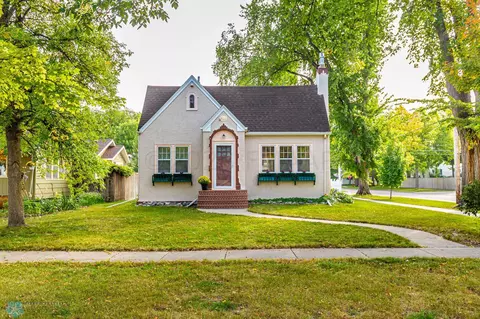 1301 4 St N, Fargo, ND 58102