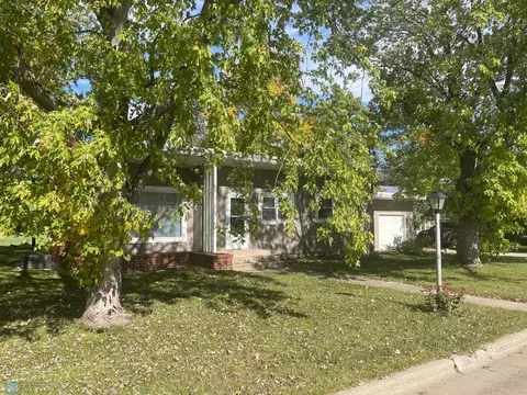 406 2nd Ave W, Lisbon, ND 58054