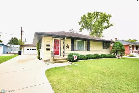 218 20th Ave N, Fargo, ND 58102