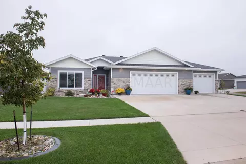 1329 29 Ave W, West Fargo, ND 58078
