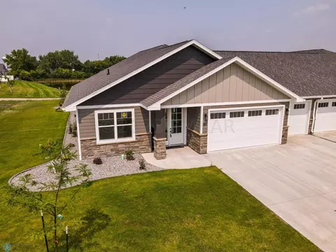 827 12th St SE, Valley City, ND 58072