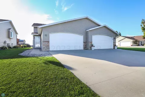 4373 39th Ave S, Fargo, ND 58104